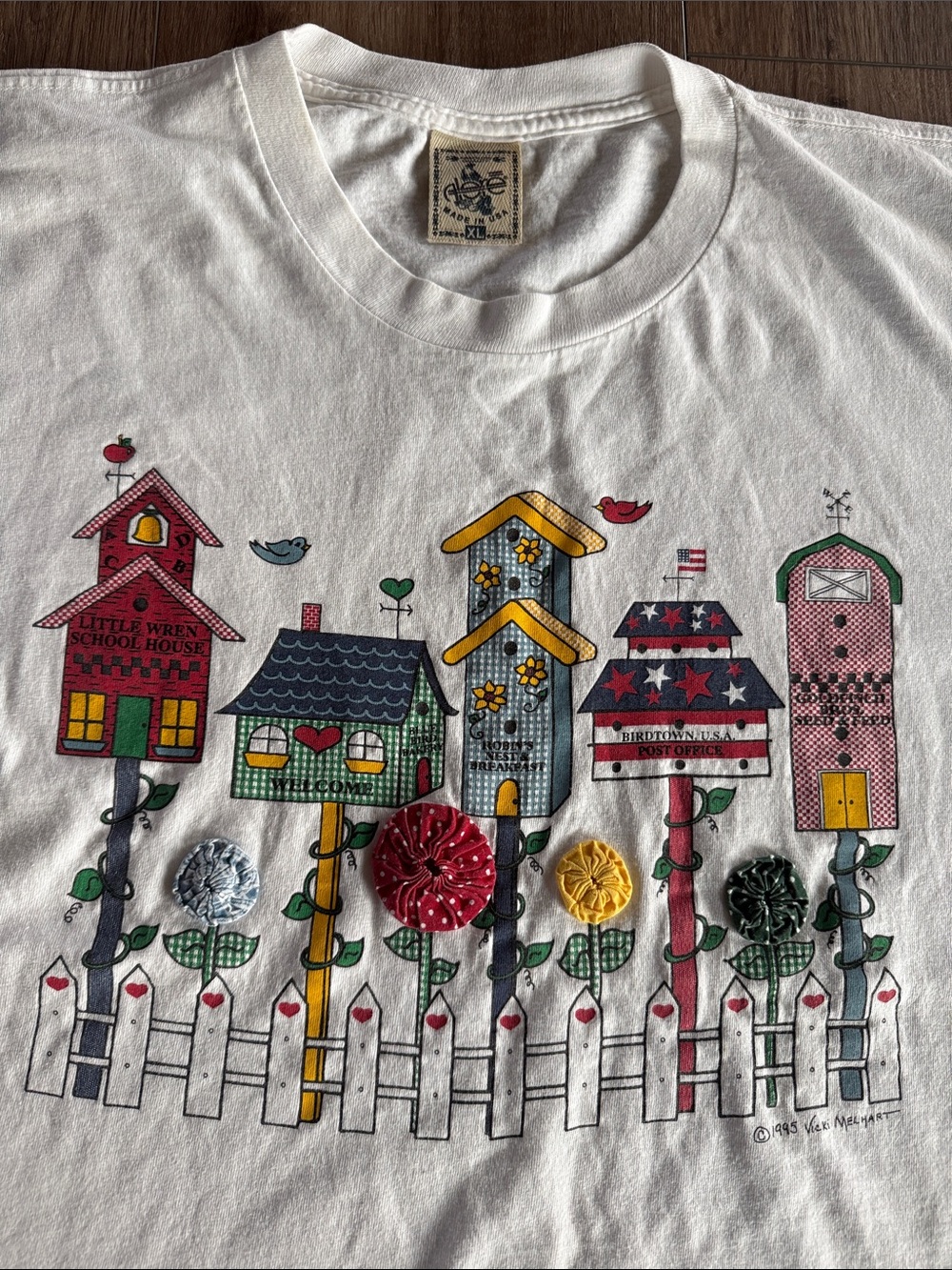 Cottage core Vintage Birdhouse Graphic Tee 1995 Vicki melhardt